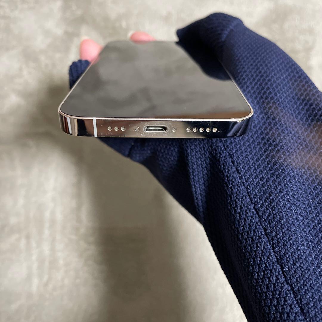 ゆみ iPhone12 Pro シルバー 本体