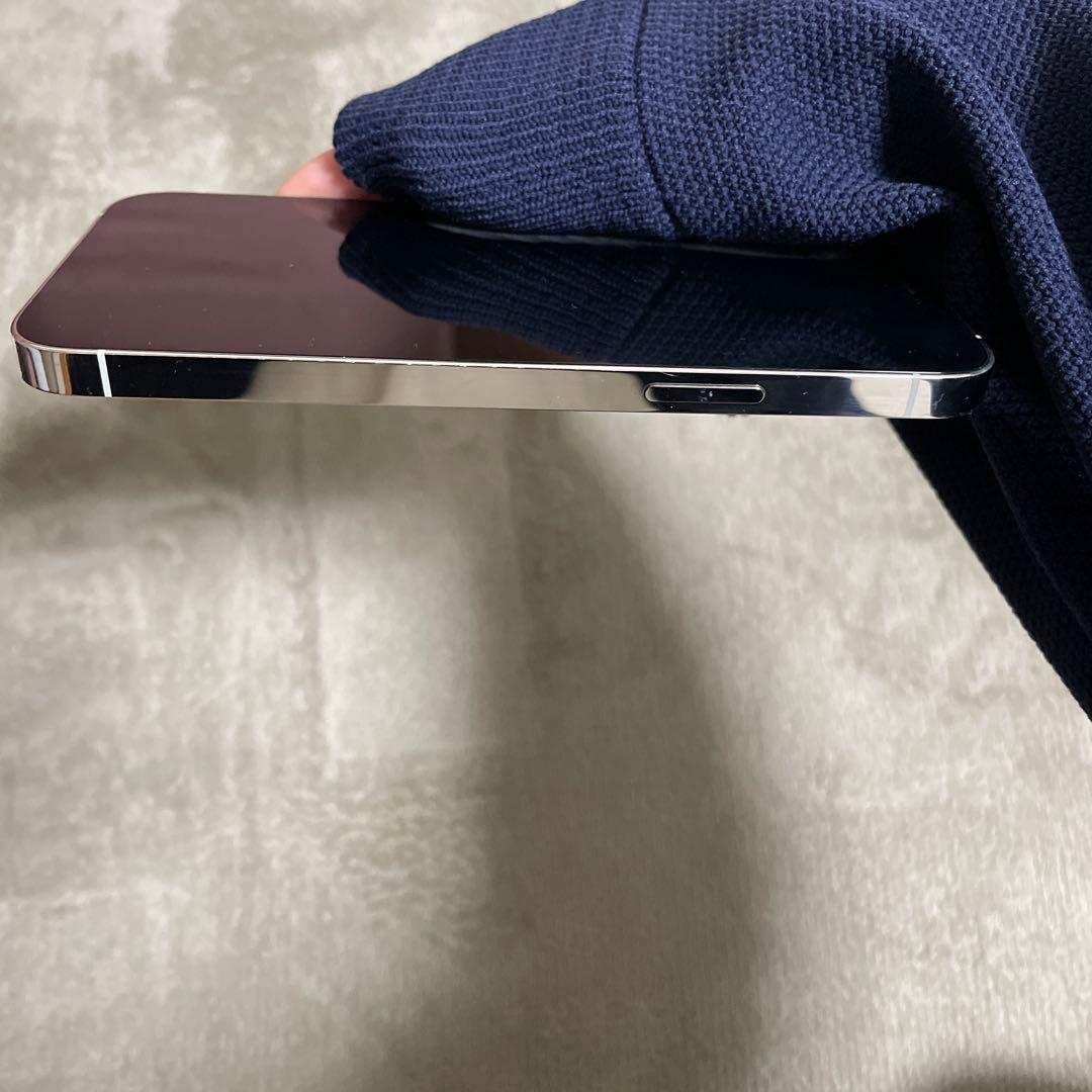 ゆみ iPhone12 Pro シルバー 本体