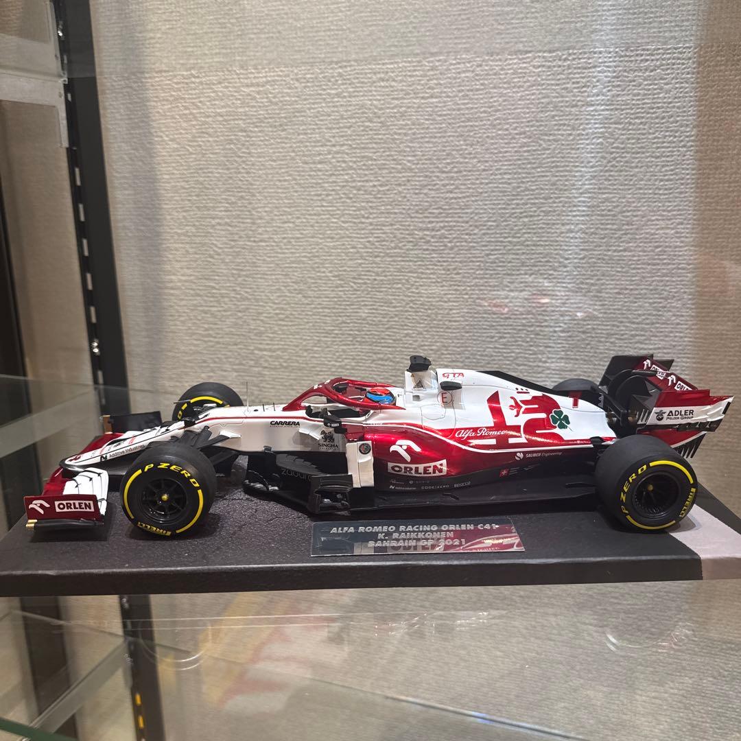 ミニチャンプス　1/18 キミ　ライコネン