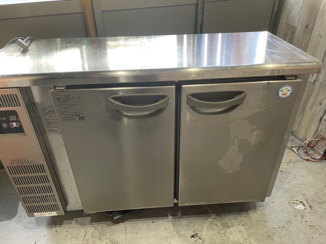 GIRA 専用福島テーブル型冷蔵庫 庫内広くてステンレス 仕様で良く冷えます！