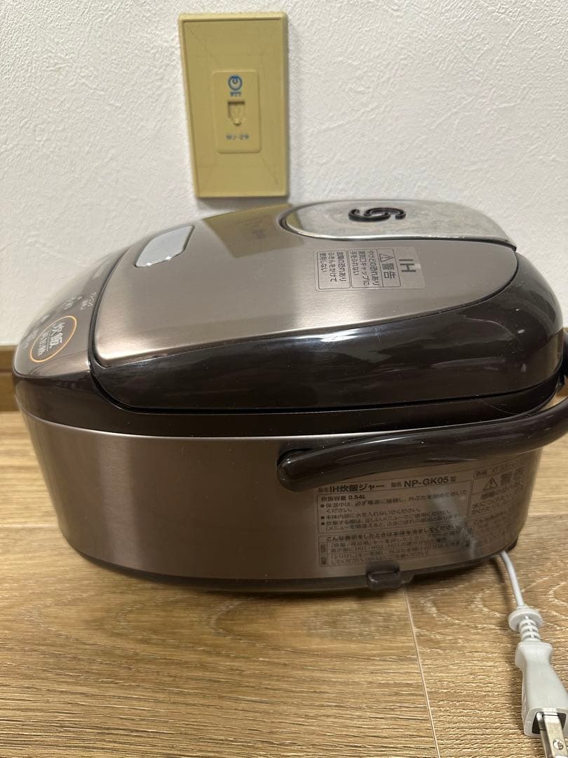 象印 ZOJIRUSHI 炊飯ジャー 極め炊き NP-GK05 2022年製