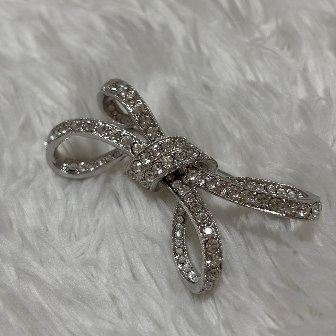 FOXEY フォクシー　リボン　ブローチ　ラインストーン　シルバー