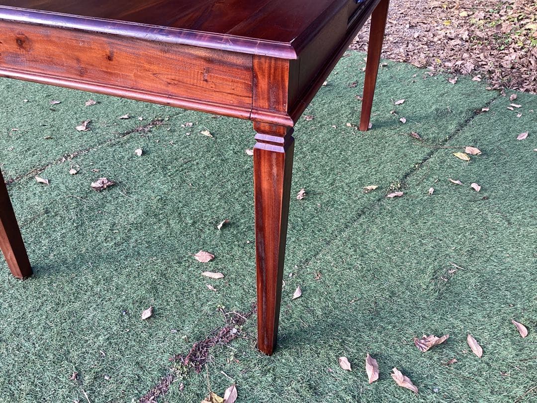 [梅村千恵美] アンティーク調　ダイニングテーブル　マホガニー