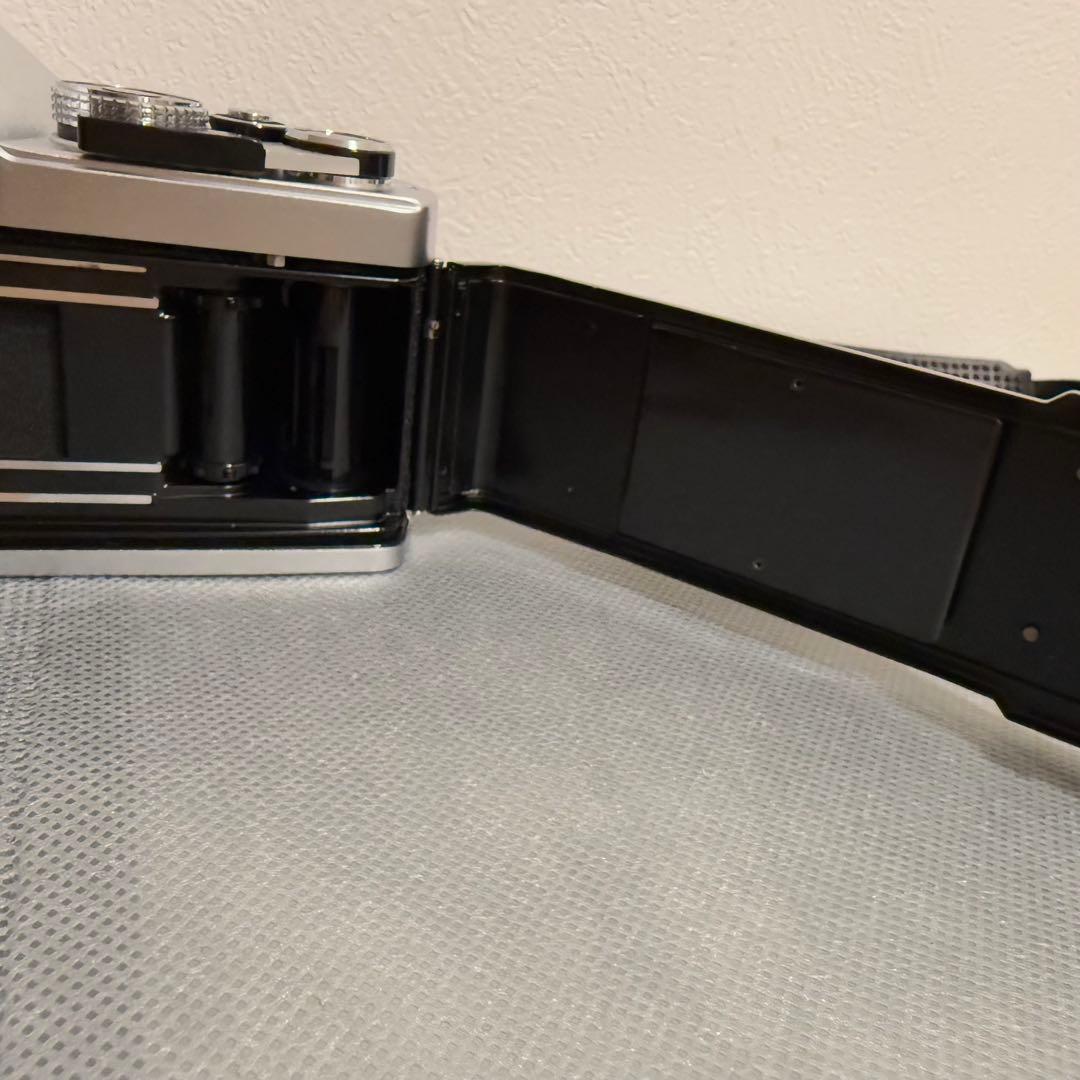 OLYMPUS OM-1 一眼レフカメラ 50mmレンズ付き