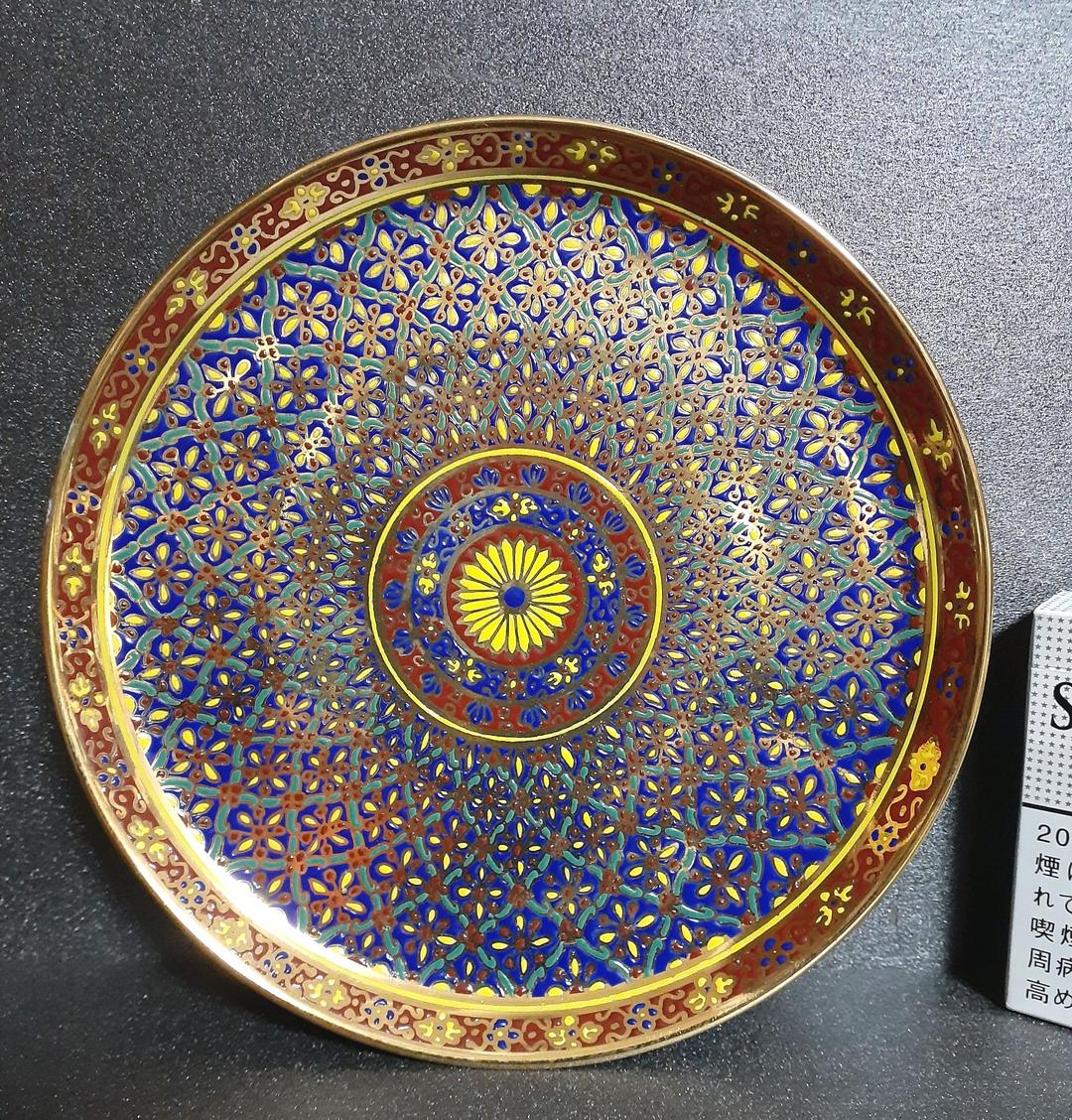 Hand painted in Thailand ハンドペイント 金彩 花文様皿