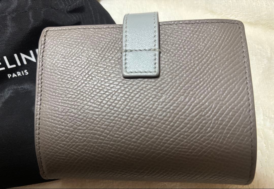 セリーヌ　二つ折り財布