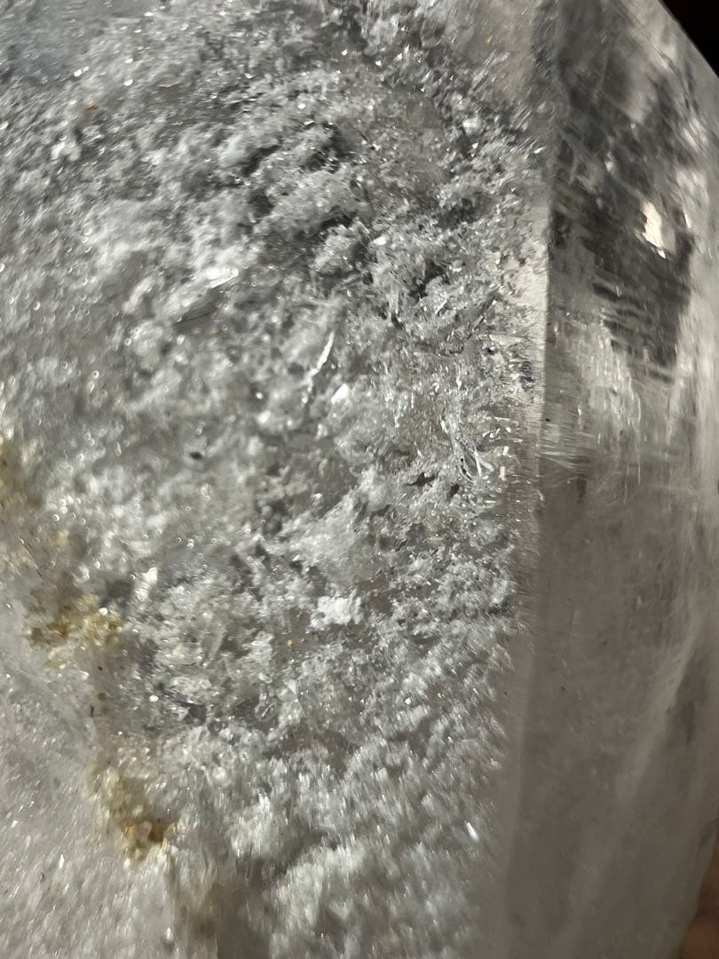 龍脈の精髄 ― 水晶「虹を宿す天の導き」 ※売上の一部を保護猫活動に使用