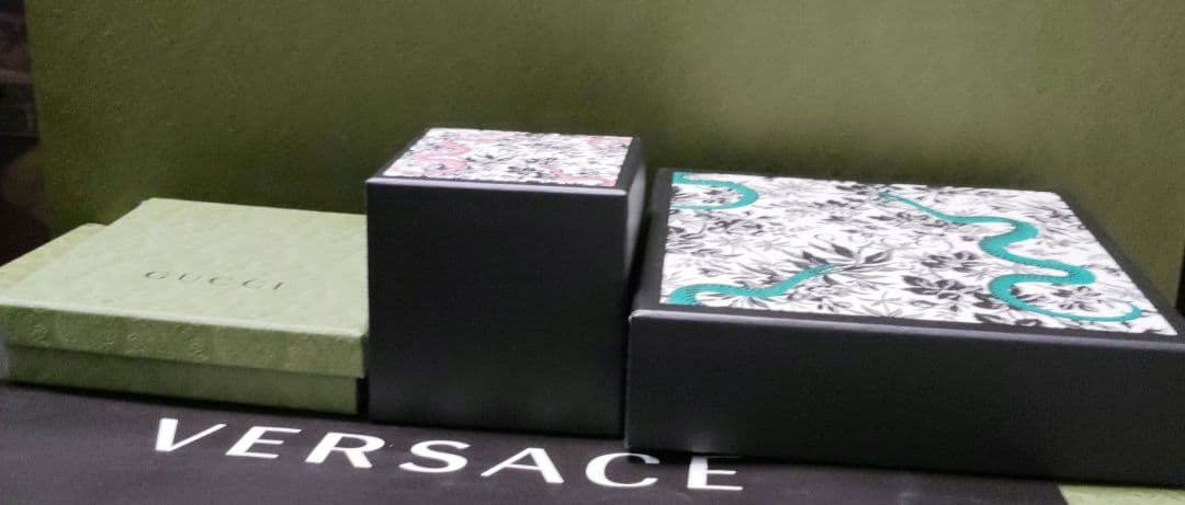 紙袋　ギフト　プレゼント　箱　box アクセサリー　グッチ　ヘビ　蛇　へび　収納