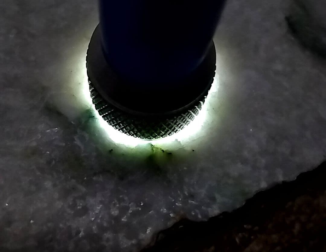 ★翡翠原石★糸魚川硬玉【横川・転石・1面カット8.15kg】