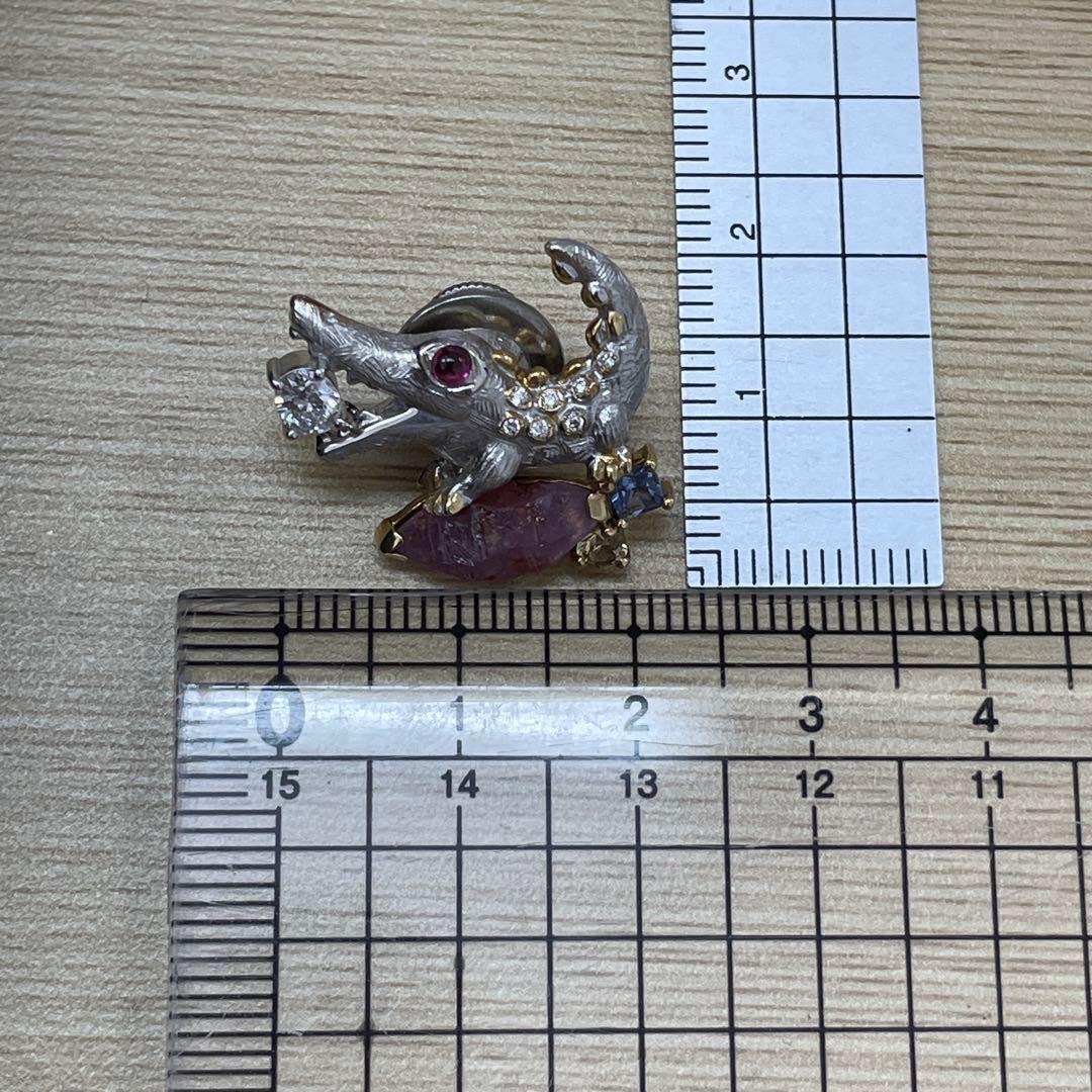 梶光夫先生作　750ワニモチーフのダイヤモンドピンブローチ