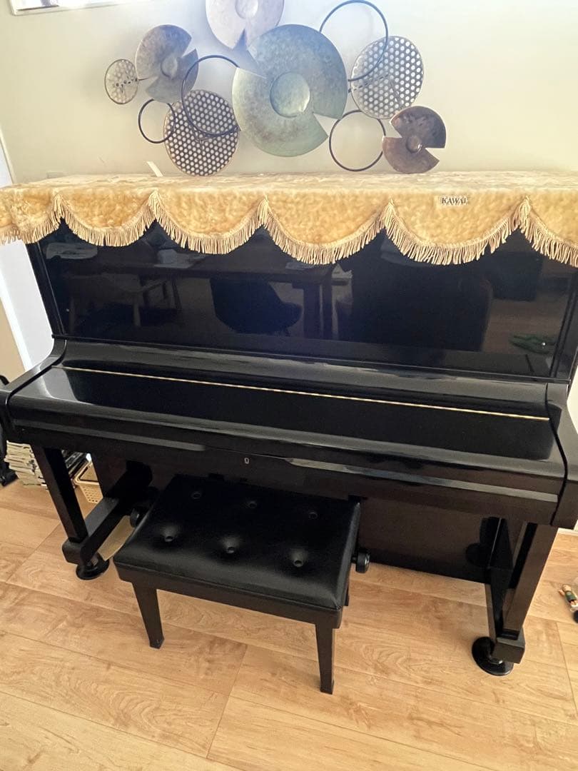 KAWAI アップライトピアノ 黒色