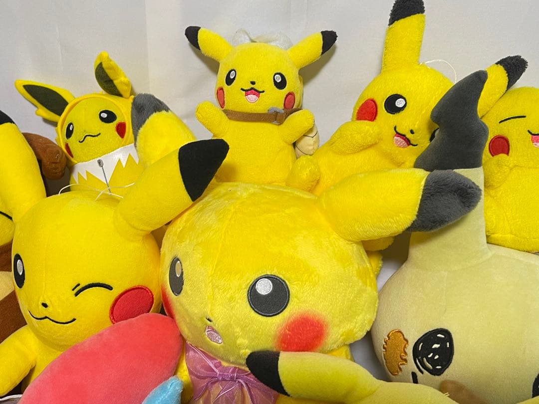 ピカチュウぬいぐるみ３０体以上まとめ売り