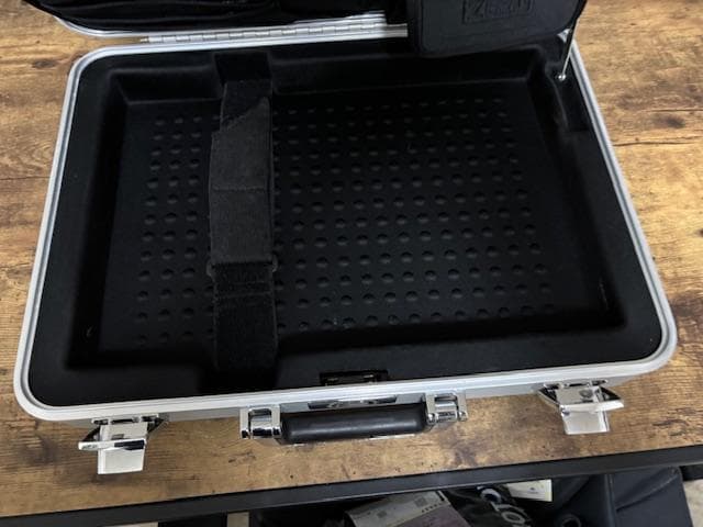 米国 SIZERO HALLIBURTON パソコンケース DZ5 アルミ正規品