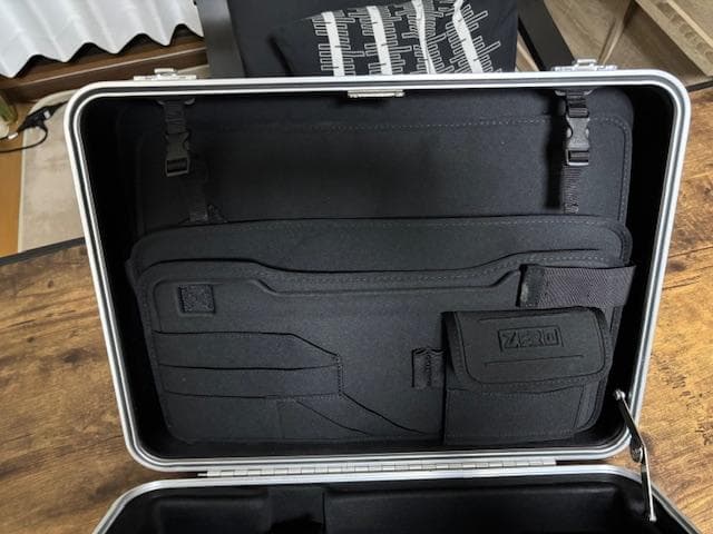 米国 SIZERO HALLIBURTON パソコンケース DZ5 アルミ正規品