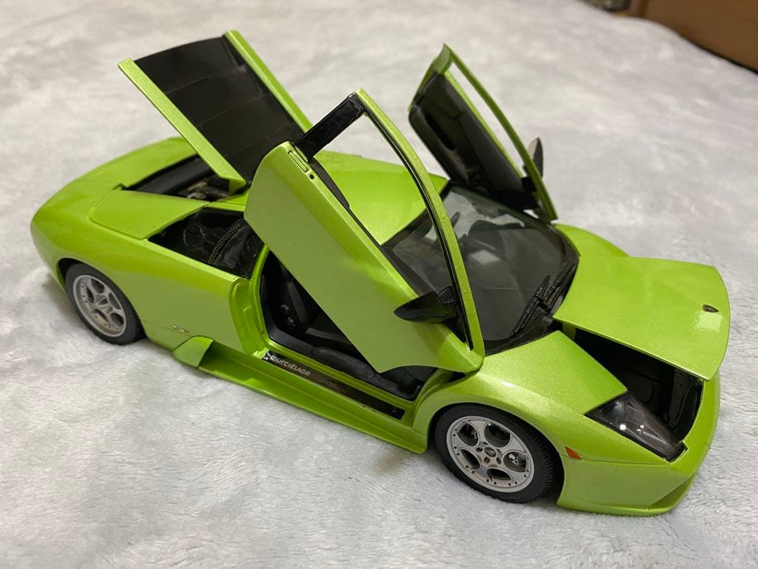 ミニカー Maisto Lamborghini Murcielago 1/18