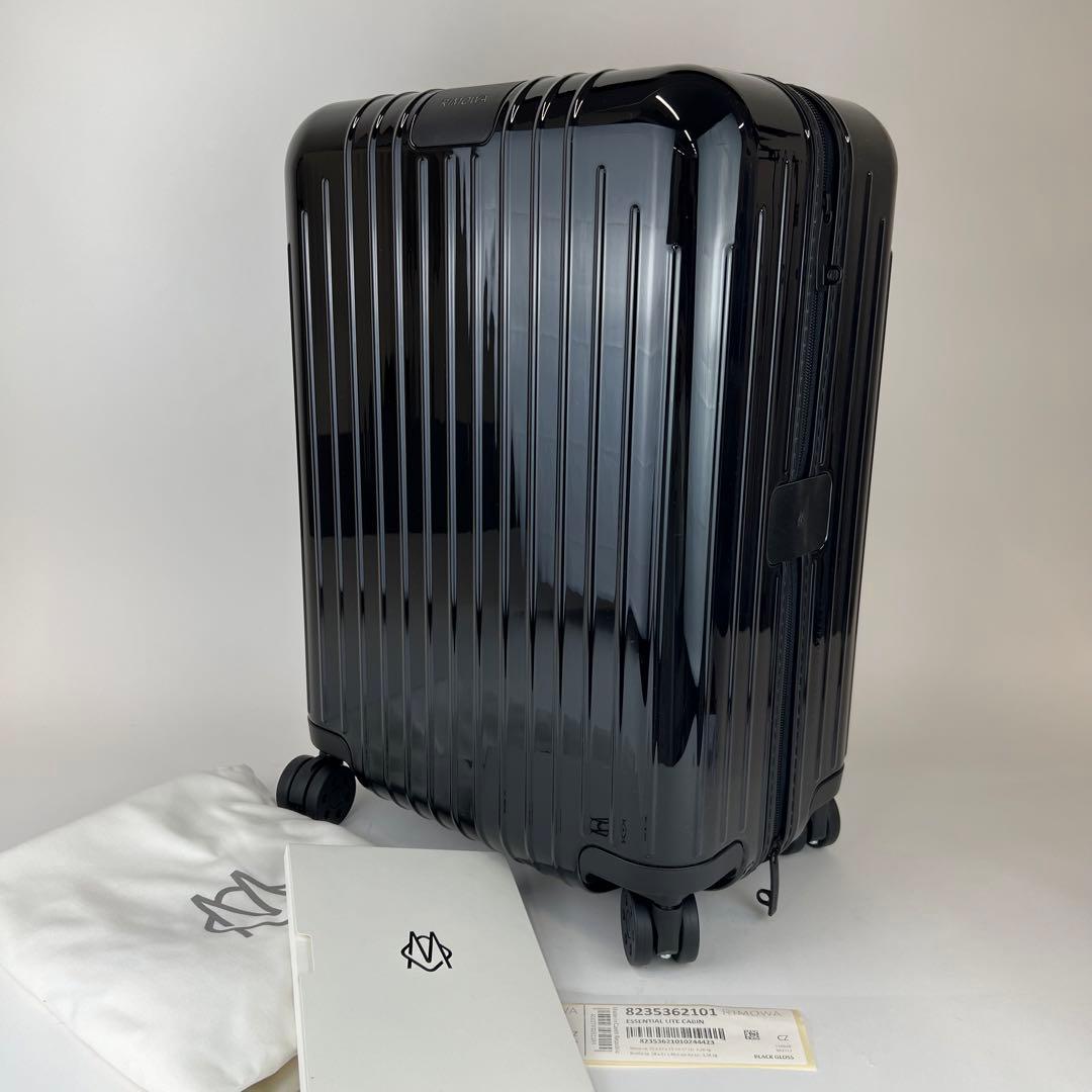 新品 RIMOWA リモワ エッセンシャルライトキャビン 37L ブラック