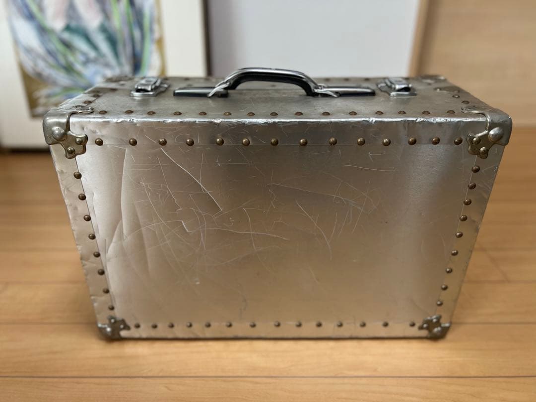 アルミアタッシュケース（1970年代頃使用されていた）