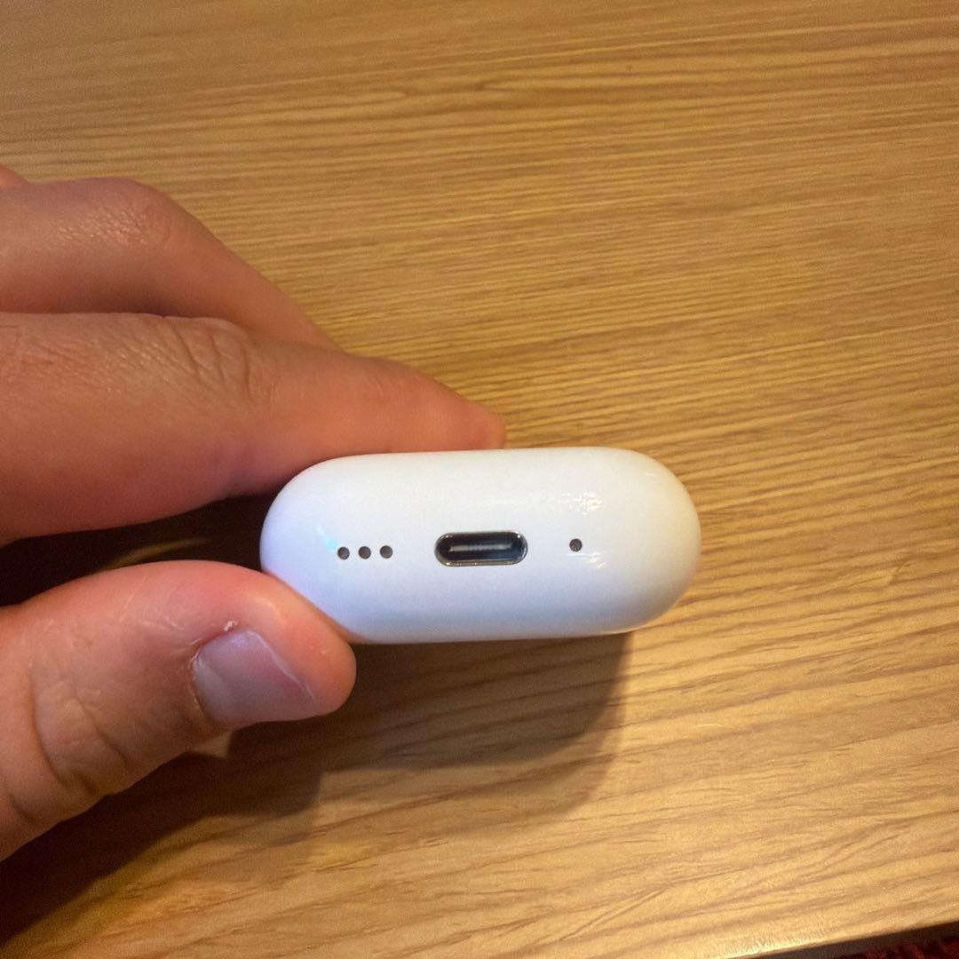 AirPods 4本体 ホワイト 充電ケース付き