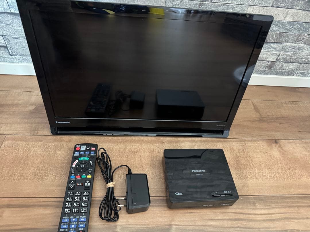 美品☆Panasonic 19インチポータブル液晶テレビ UN-19CFB10D