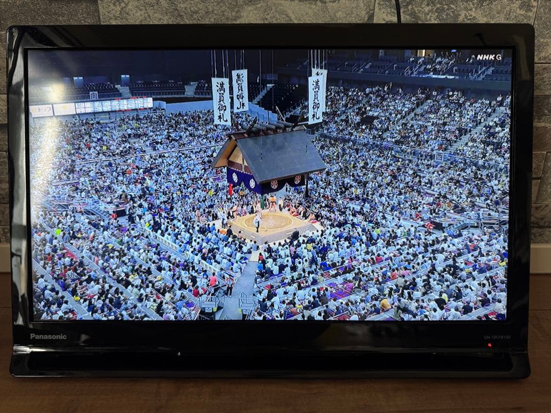 美品☆Panasonic 19インチポータブル液晶テレビ UN-19CFB10D