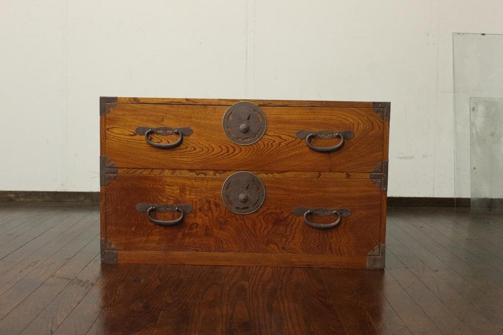 欅共縁！蝶覆輪！時代箪笥・二段！和家具サイドボード古家具和モダンローチェスト古布