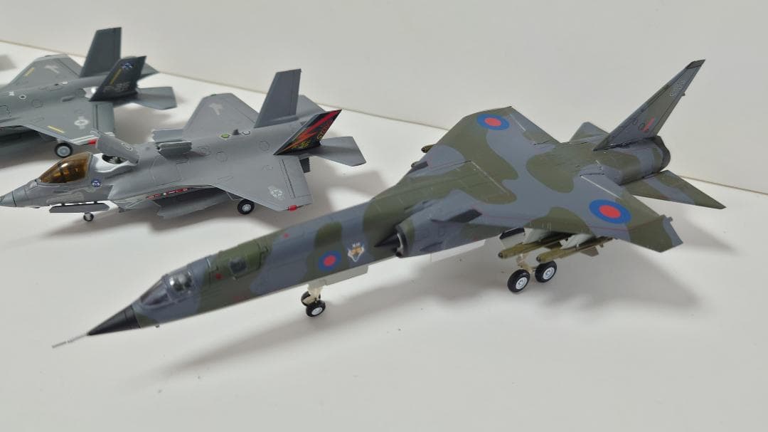 ピットロード PIT-ROAD F35、TSR2 塗装済み組み立て プラモデル