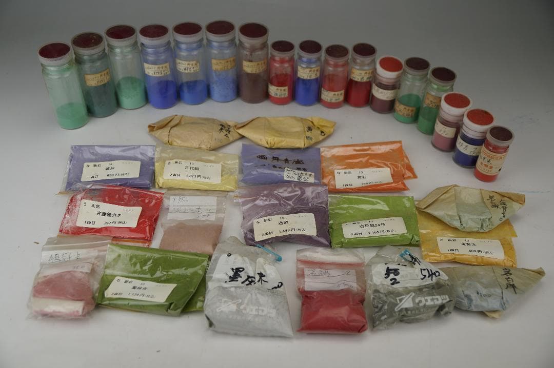 日本画岩絵具　新岩 岩草緑紫 黄紅　天然 古渡鎌倉朱　群青　35色 岩絵具　画