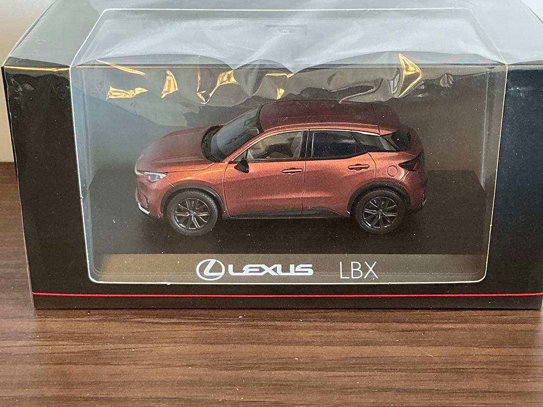 Lexus LBX ミニカー 1/43 カッパー