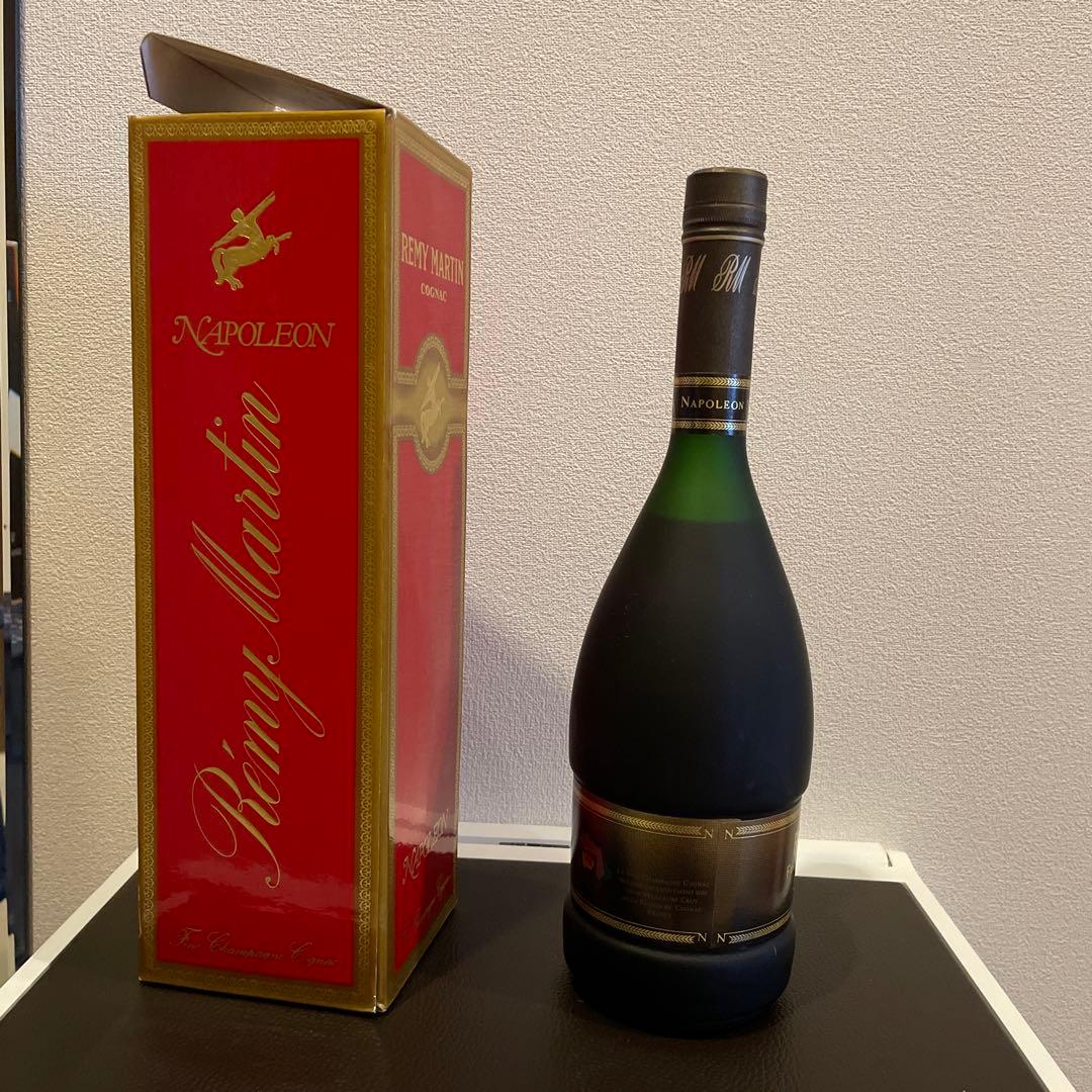 誰をも魅了する、深い味わいのレミーマルタン　コニャック2本セット