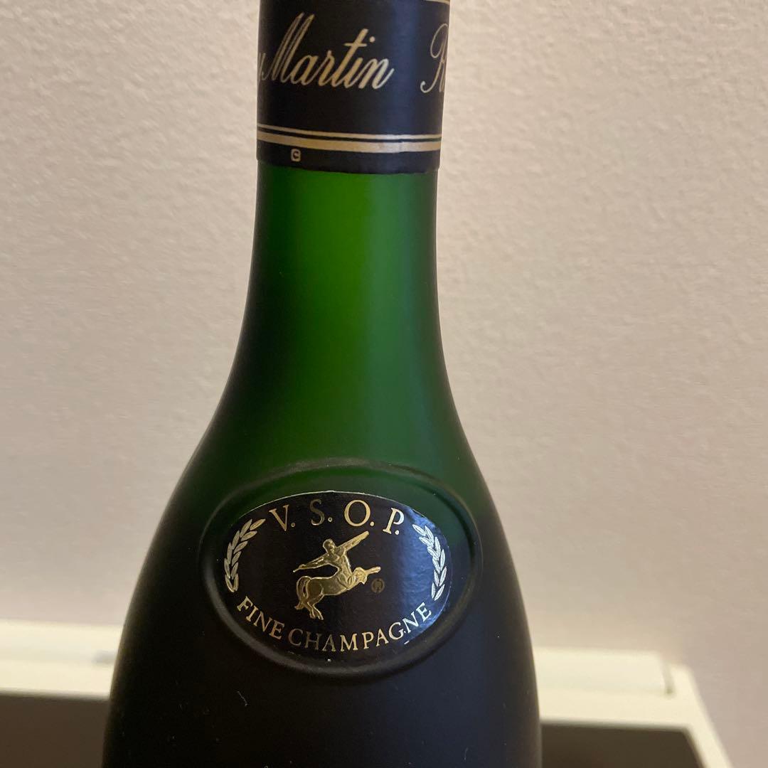 誰をも魅了する、深い味わいのレミーマルタン　コニャック2本セット