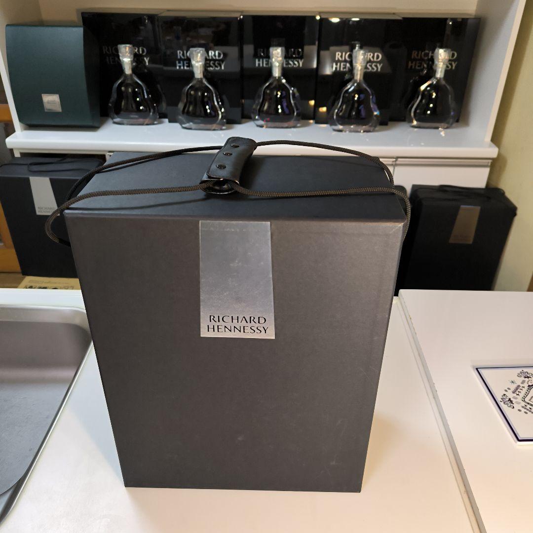正規品のヘネシー リシャール、未開封、専用箱、外箱 、ギャランティカード付き