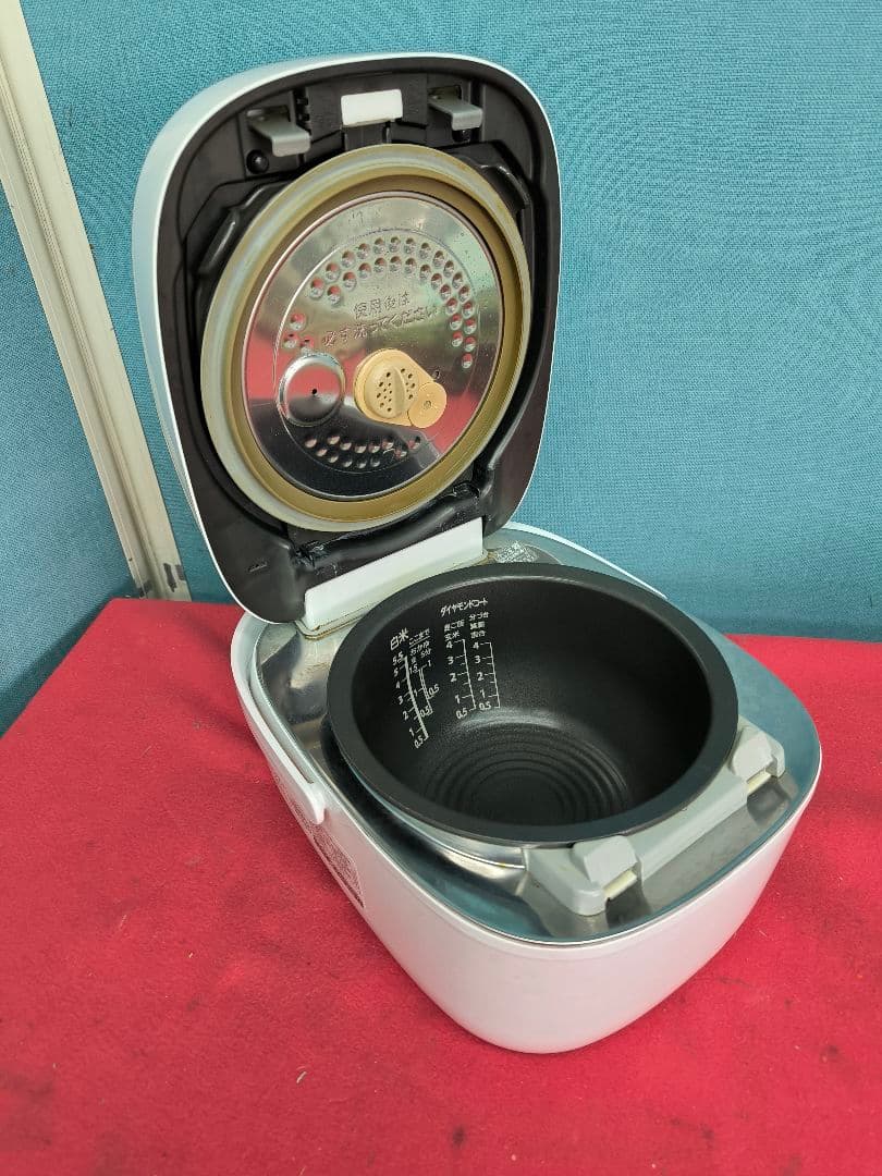 東芝　 真空圧力IHジャー炊飯器 5.5合　RC-10VXN