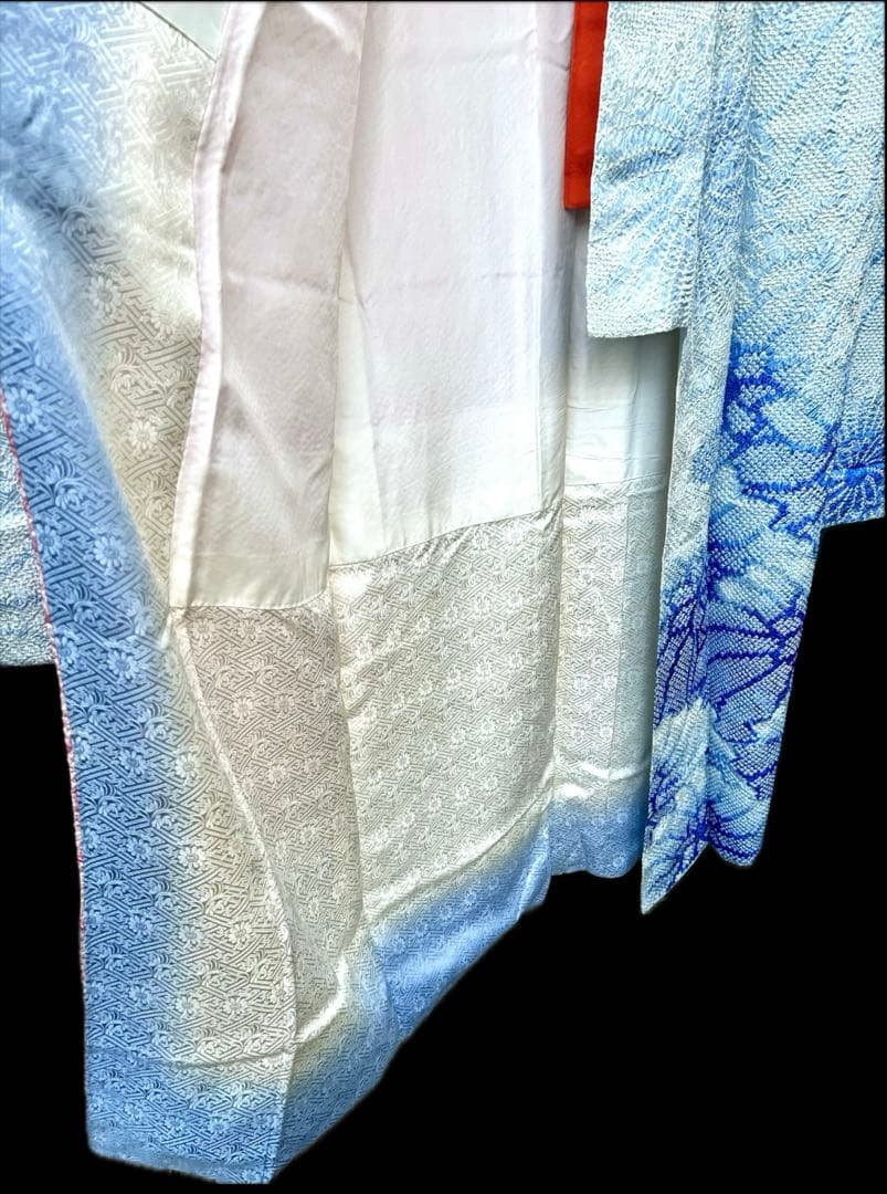 総絞り高級振袖　重ね衿付き　身丈 160cm　裄丈 67cm 青水色ピンク花柄