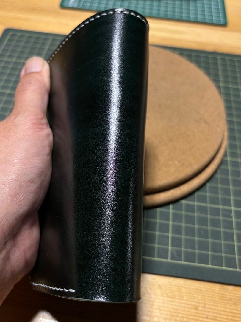 ミドルウォレット　ベルギー産　ルガト　ハンドメイド