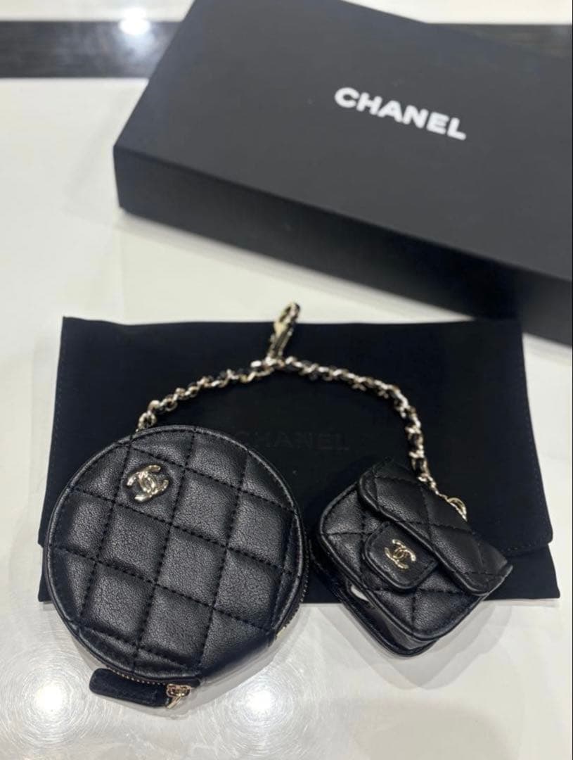 CHANEL イヤーズギフトマトラッセケース AirPodsケース