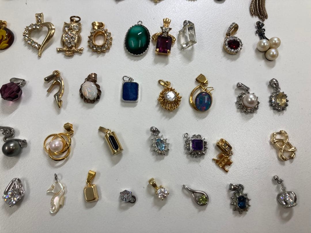 レディース　アクセサリー　ペンダント　宝石　真珠　ダイヤ　137点まとめ売り