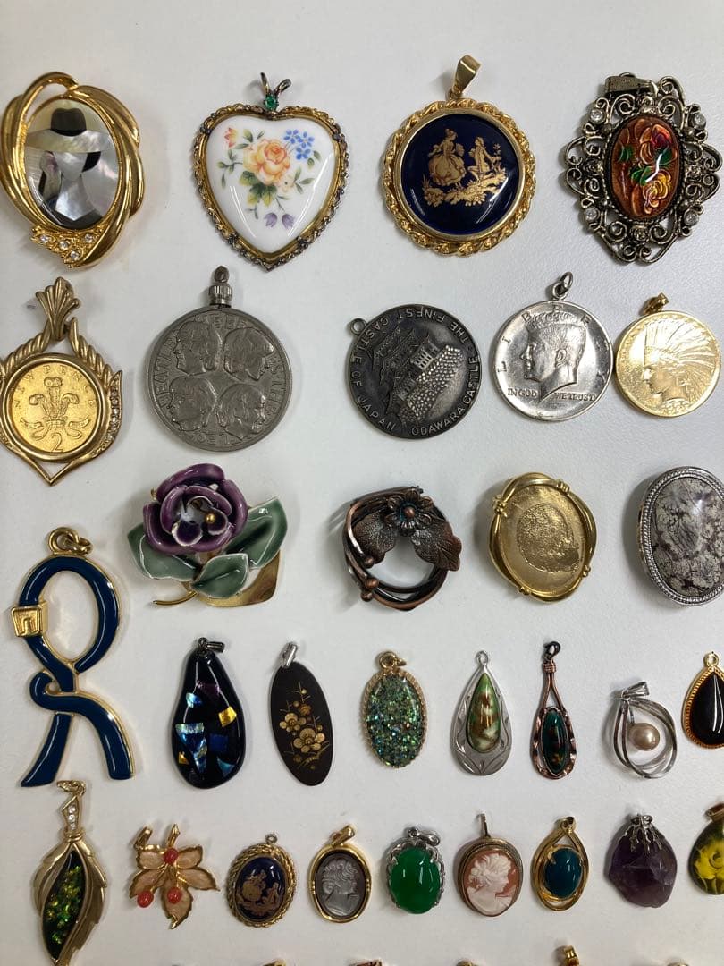 レディース　アクセサリー　ペンダント　宝石　真珠　ダイヤ　137点まとめ売り