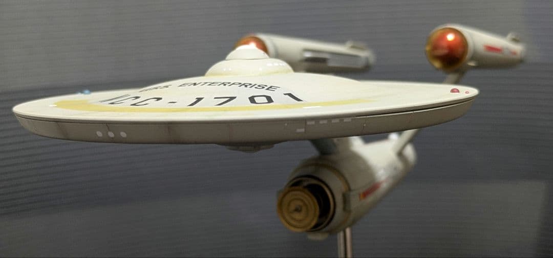 スタートレック　NCC-1701 エンタープライズ　TOS版とパイロット版