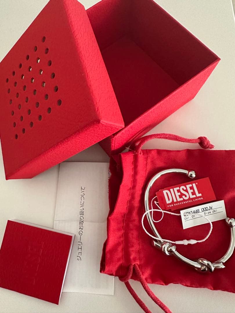 【限定値下げ】DIESEL ノットデザイン シルバー バングル