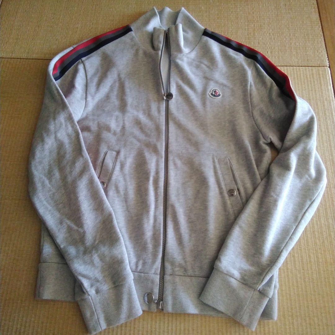 MONCLERスウェットジャンパー美品専用です。