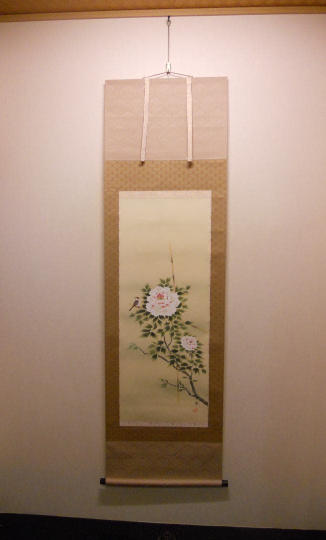 掛け軸 横田玉瑛 『 牡丹 』 絹本 希少 軸装 茶道具 掛軸 美品 です。