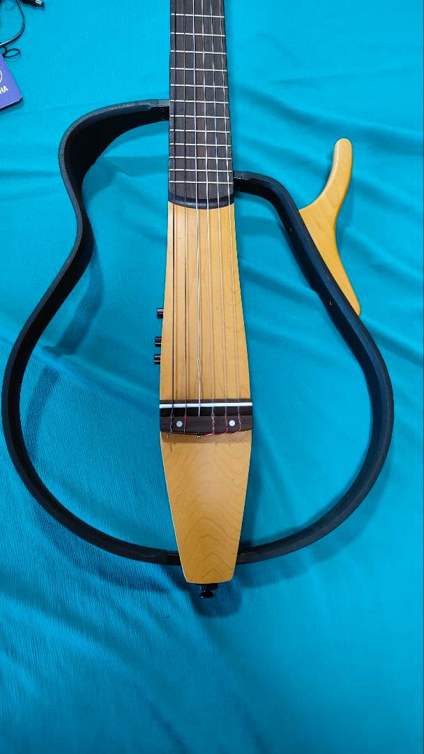 ヤマハ サイレントギター ナチュラル純正ケース付き ほか 付属品多数