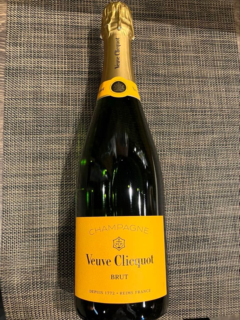 ヴーヴクリコ8本まとめ売り