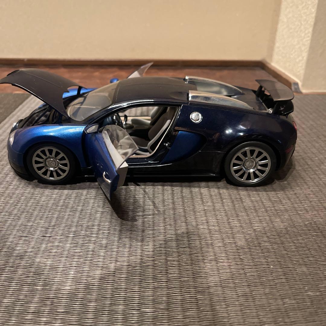 autoart Bugatti Veyron Showcarハッピーの