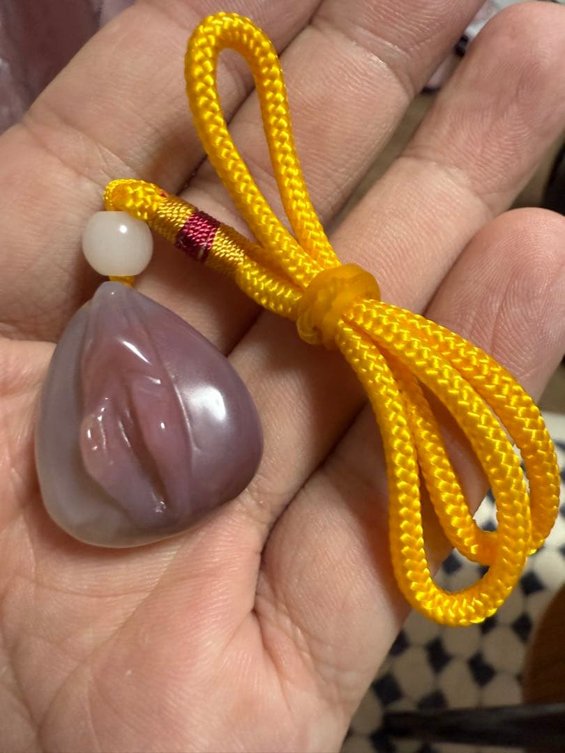 希少彫物　縁結び　女陰 メノウ 貴重　提げ物　置物　天然石　彫り物 限定1点