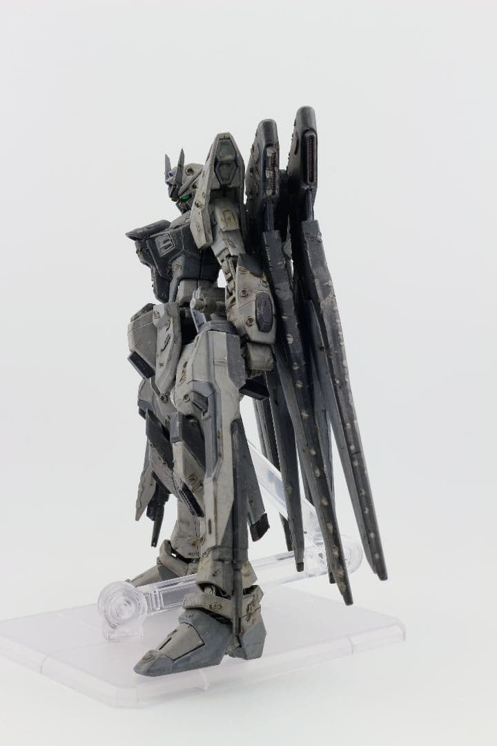 HGブラックナイトコードジヴァ　ストライクフリーダム　ジオラマ　塗装済み　完成品