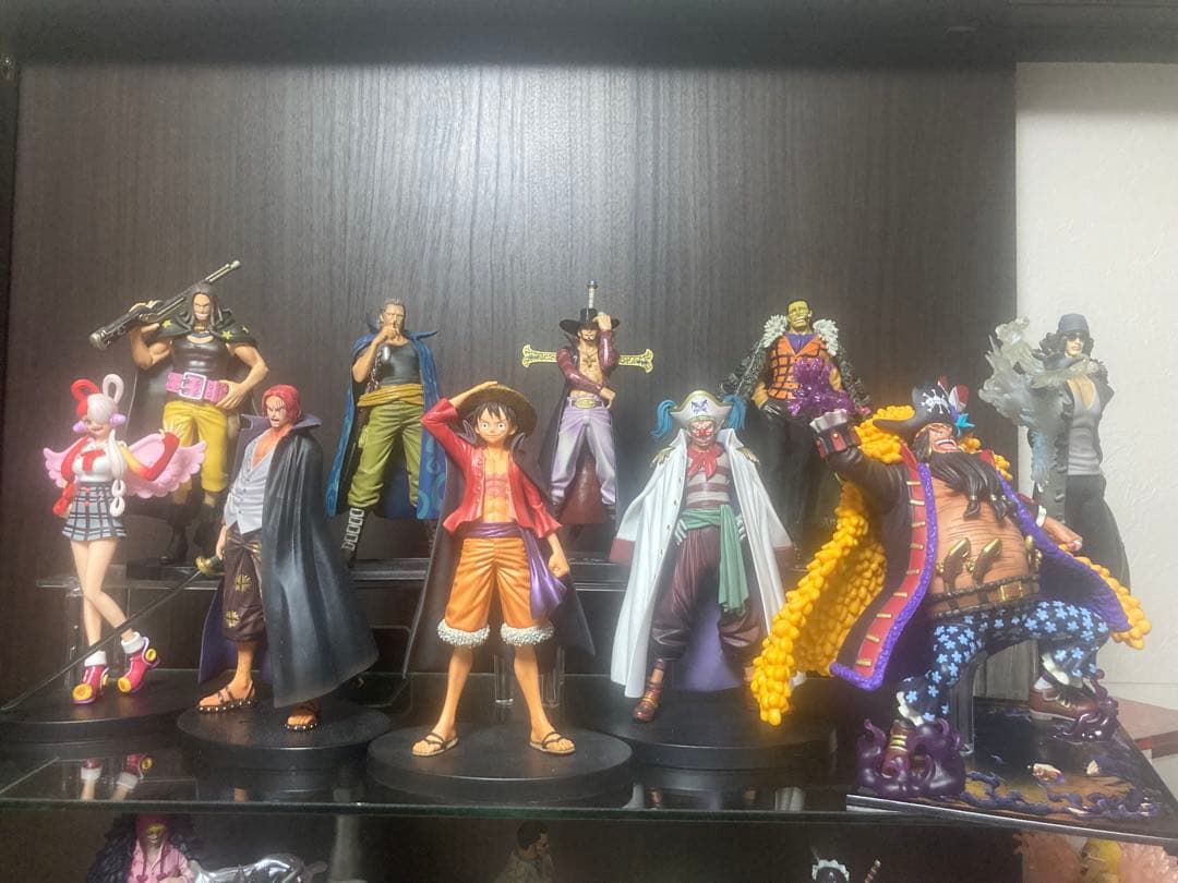 四皇 ワンピースフィギュア ルフィ シャンクス バギー ティーチ　合計8体+2体