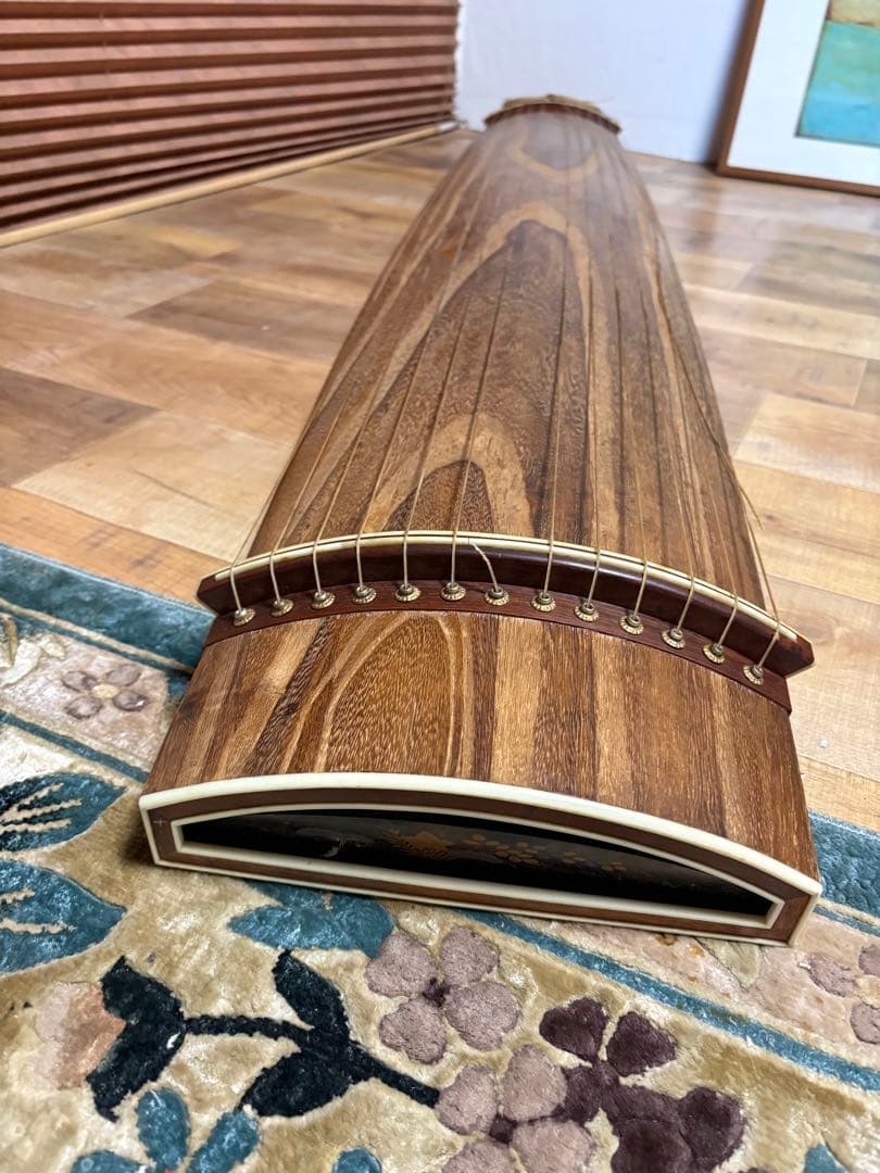 琴　13弦　引き取りお値引きします。