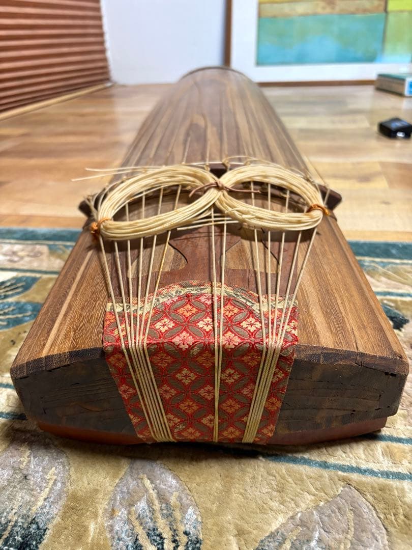 琴　13弦　引き取りお値引きします。