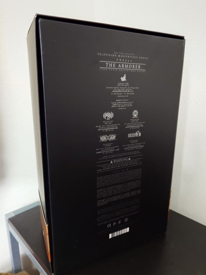 ホットトイズ 1/6 アーマラー（マンダロリアン）